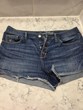 Casual High-Rise Distressed Denim Shorts - Dark Blue